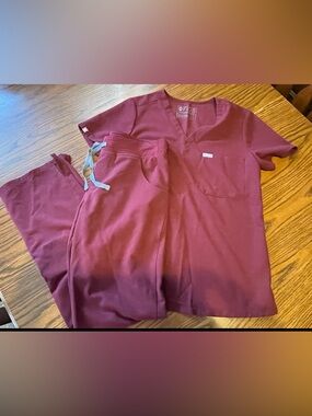 Women’s FIG Scrub Sets and Pants Size 
Small and XS